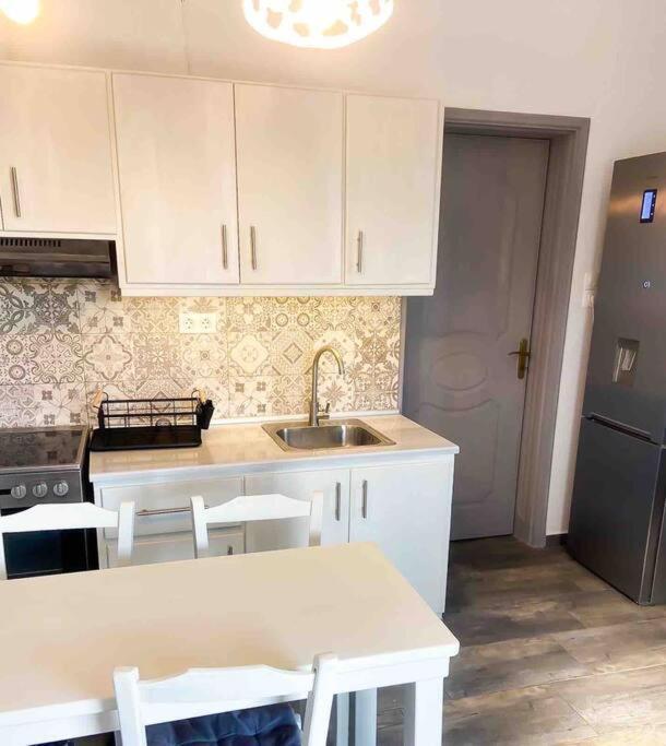 הוילה Giasemi Aegina, Modern House מראה חיצוני תמונה